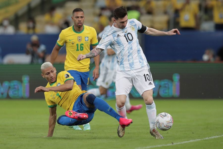Soi kèo phạt góc Brazil vs Argentina
